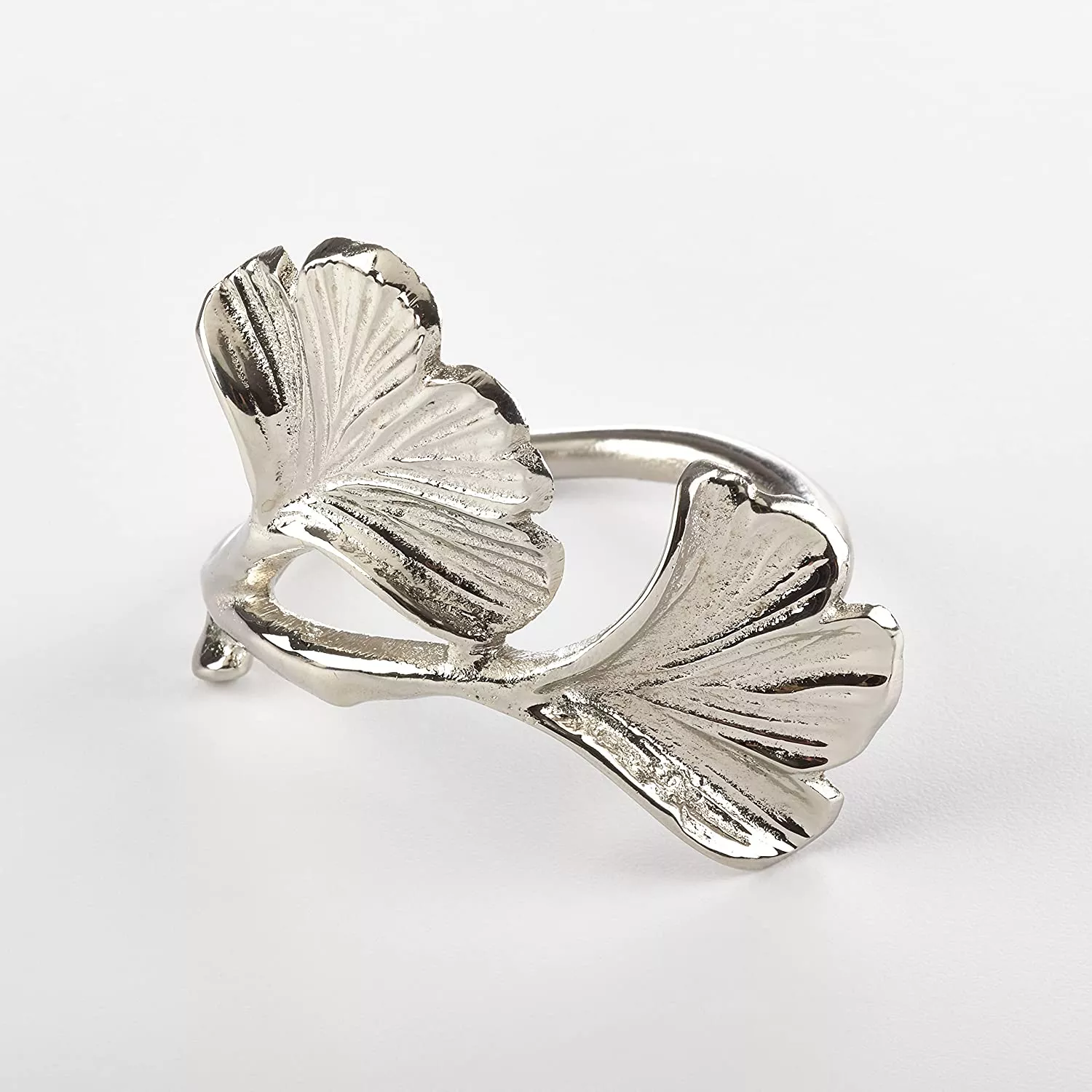 Saro Ginko Napkin Ring – Silver